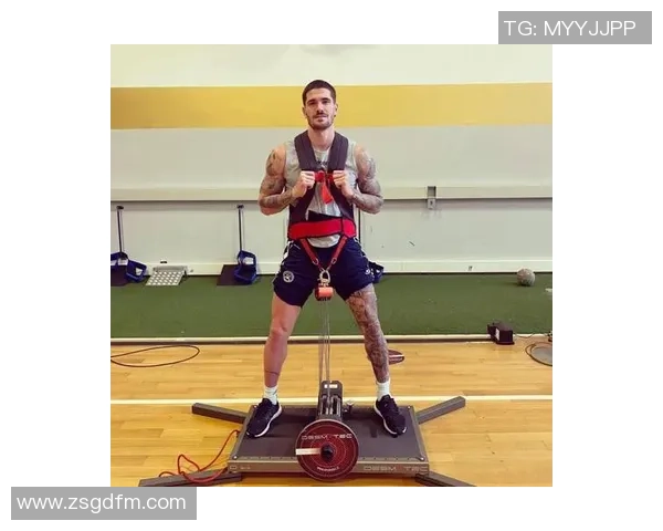 足球明星保罗的独特发型与运动风格完美结合引发热议